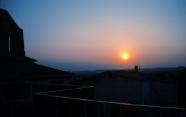 Coucher de soleil sur le Lauragais depuis la terrasse du Presbytère