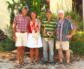 Herman et Anna en compagnie de deux vignerons