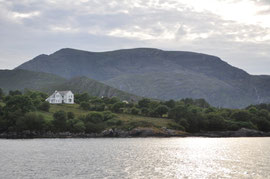 Hungry Hill und Adrigole Bay