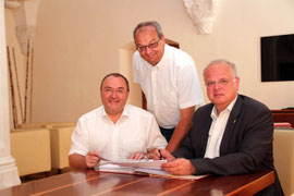 „Die Energiebuchhaltung bringt signifikante Kosteneinsparungen“, sind Bürgermeister Dr. Reinhard Resch und die Umweltgemeinderäte Stadtrat Albert Kisling und Ernst Surböck überzeugt. Foto: Stadt Krems.