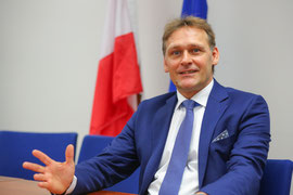 Dr. Johann Sollgruber informiert am 2. April die Kremserinnen und Kremser zum Thema Krems und die EU.Foto: Stadt Krems.