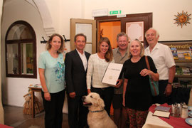  (Von links): Gastgeberin Doris Hartl, Vizebgm. Mag. Wolfgang Derler, Laura, Wolfgang und Elisabeth Schmidt und Friedrich Einzinger. Foto: Stadt Krems