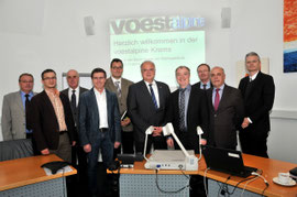 Voest-Vorstandschef Dr. Peter Schwab präsentiert der Stadtpolitik aktuelle Projekte. © Stadt Krems