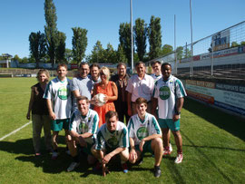 Prominent besetztes Fußball-Turnier mit Stadtrat Erwin Krammer, Stadtpfarrer Mag. Franz Richter und Gemeinderat Albin Fürlinger. Foto: Stadt Krems.