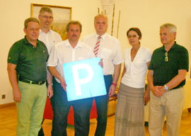 v. l.n.r.: Mag. Wolfgang Mahrer, Adolf Krumbholz, Alfred Scheichel, Bgm. Dr. Reinhard Resch, Adelheid Graf, Dipl. Ing. Werner Retter. Foto: WaPA