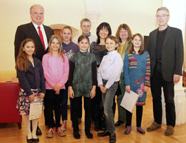 Bürgermeister Dr. Reinhard Resch gratulierte den erfolgreichen „Prima la Musica“- Preisträgerinnen und Preisträgern. Foto: Stadt Krems.