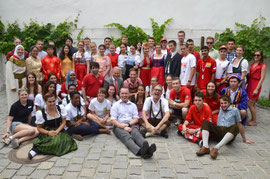 Die ganze Welt hat Platz im Rathaushof! Foto: zVg
