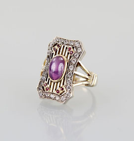 Goldring mit Sternsaphir & Diamanten aus Steinhagen