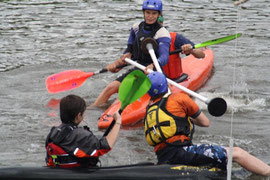 Fischerstechen auf Kajak