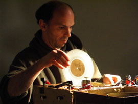 Martin Tetreault, turntables (2006)