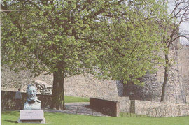 Henri II et les remparts qu'il rendit à la ville