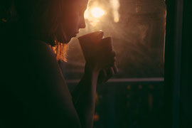 Die gute Tasse Tee oder Kaffee, die uns schnell und einfach startklar, reizvoll und sexy macht?! - Quelle pixabay