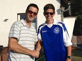 Jonas Weinrich mit Fluglehrer Karsten Hofmann