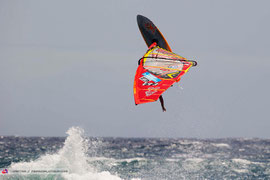 Daida Ruano Moreno gewinnt in El Médano (hier One-handed Backloop)