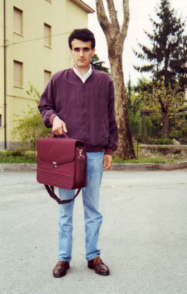 Alberto in tenuta da mostra del fumetto.