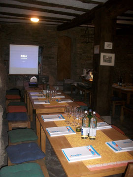 Firmenpräsentation im Gerberkeller von WeinBaur