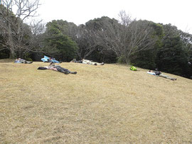 　　　　　　　　　静かな園地で森林安息