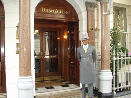 ハンガリーのホテルのdoorman