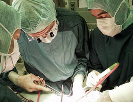 Chirurgisches Operationsteam Prim. Dr. Thomas Mayrhofer, Facharzt für Chirurgie und Gefäßchirurgie