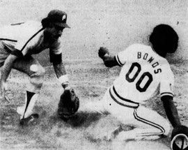 Larry Bowa applies the tag late as Barry Bonds slides.