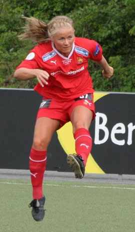 The forward Lene Mykjåland is one of the most successful players in the Norwegian League. She with Norwegian Women's team fights for a World-Cup medal and Olympic participation 2012 in London.