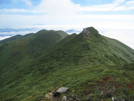 以東岳よりオツボ峰