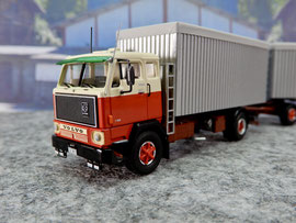 Volvo F89 Kipp-Anhängerzug, Losetransport (Sägemehl, Hobelspäne) / Interspan Tschopp