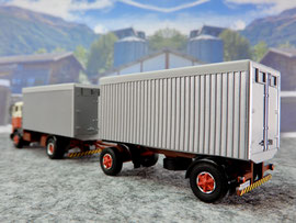 Volvo F89 Kipp-Anhängerzug, Losetransport (Sägemehl, Hobelspäne) / Interspan Tschopp