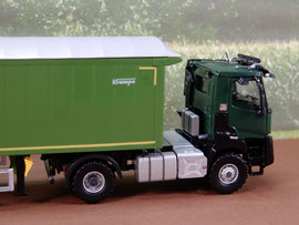 Renault K 520 Agro Truck Day Cab mit Krampe Sattelauflieger /  Andrey Group