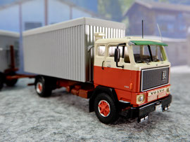 Volvo F89 Kipp-Anhängerzug, Losetransport (Sägemehl, Hobelspäne) / Interspan Tschopp