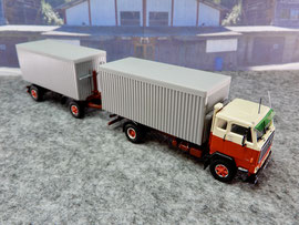 Volvo F89 Kipp-Anhängerzug, Losetransport (Sägemehl, Hobelspäne) / Interspan Tschopp