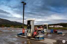 Bild: Coldfoot Camp, Dalton Highway, Alaska, "gas station Coldfoot"; www.2u-pictureworld.de