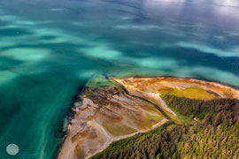 Bild: little island between Juneau and Admiralty Island, view out of the water plane, "colourful island"; www.2u-pictureworld.de