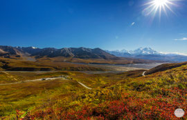 Bild: panorama of the Denali, Alaska Range; Denali NP, "Denali autumn world"; www.2u-pictureworld.de