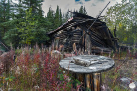 Bild: old house at Wiseman, Alaska, "haunting"; www.2u-pictureworld.de
