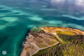 Bild: Island in the Favorite Chanel between Juneau and Admiralty Island, Alaska, "colourful island", www.2u-pictureworld