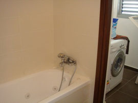 Salle de bain baignoire+buanderie