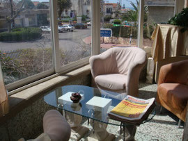 balcon arrondi avec baies vitrées