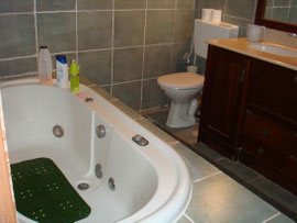 Salle de bain avec Jaccuzi et 2 lavabos