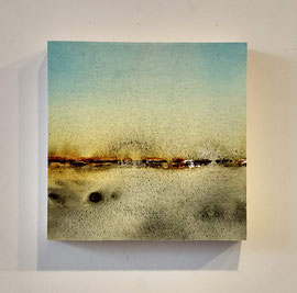 Mamiko Nagatomo, "Ginder"-nazomer-9, 2023 / Aquarel op aquarelpapier en houten paneel, 20 x 20 x 3 cm  