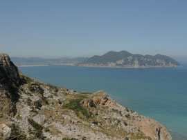 Vor Laredo - Im Hintergrund Buciero