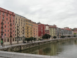 Bilbao - Ria del Nervion vis-a-vis Markthalle