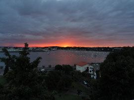 Sonnenaufgang in Honarribia in Richtung Hendaye