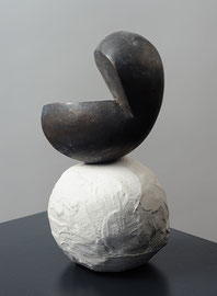 On Top, 2015, Bronze und Kunststein, 20 x 13 x 13 cm