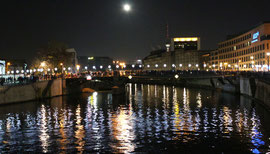 Lichtergrenze 9.November 2014. Brücke über der Spree Berlin Mitte. Foto: Helga Karl 2014