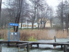 Anlage mit Blick auf Haupthaus des Hotels