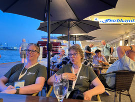 Nachbesprechung an den Landungsbrücken
