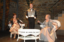 "My Fair Lady" bei den Burgfestspielen Mayen - Rolle: Butler (Foto: © Peter Seydel, 2008), mit Astrid Voss und Gutzi Willer