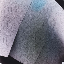 MARTA DJOURINA O.T. (DIE ENTMATERIALISIERUNG DES ALLTAGS), 2016, FILTERGRAMM, UNIKAT,76 X 76 CM