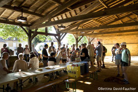 Apéritif sous la Halle de l'abbaye de Saint Avit Sénieur